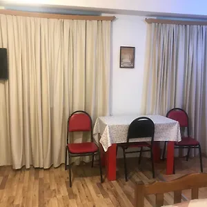  Апартаменты In The Center